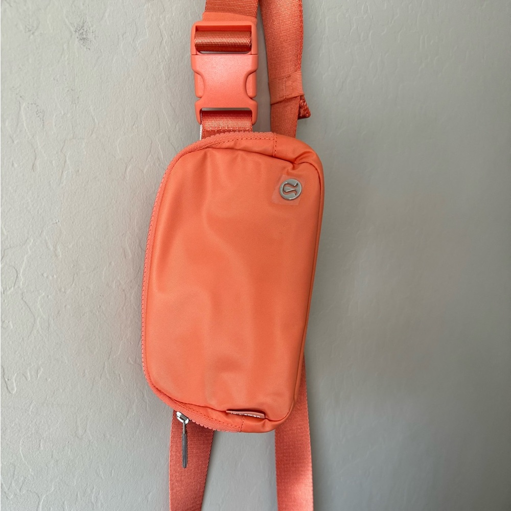 Lululemon belt bag